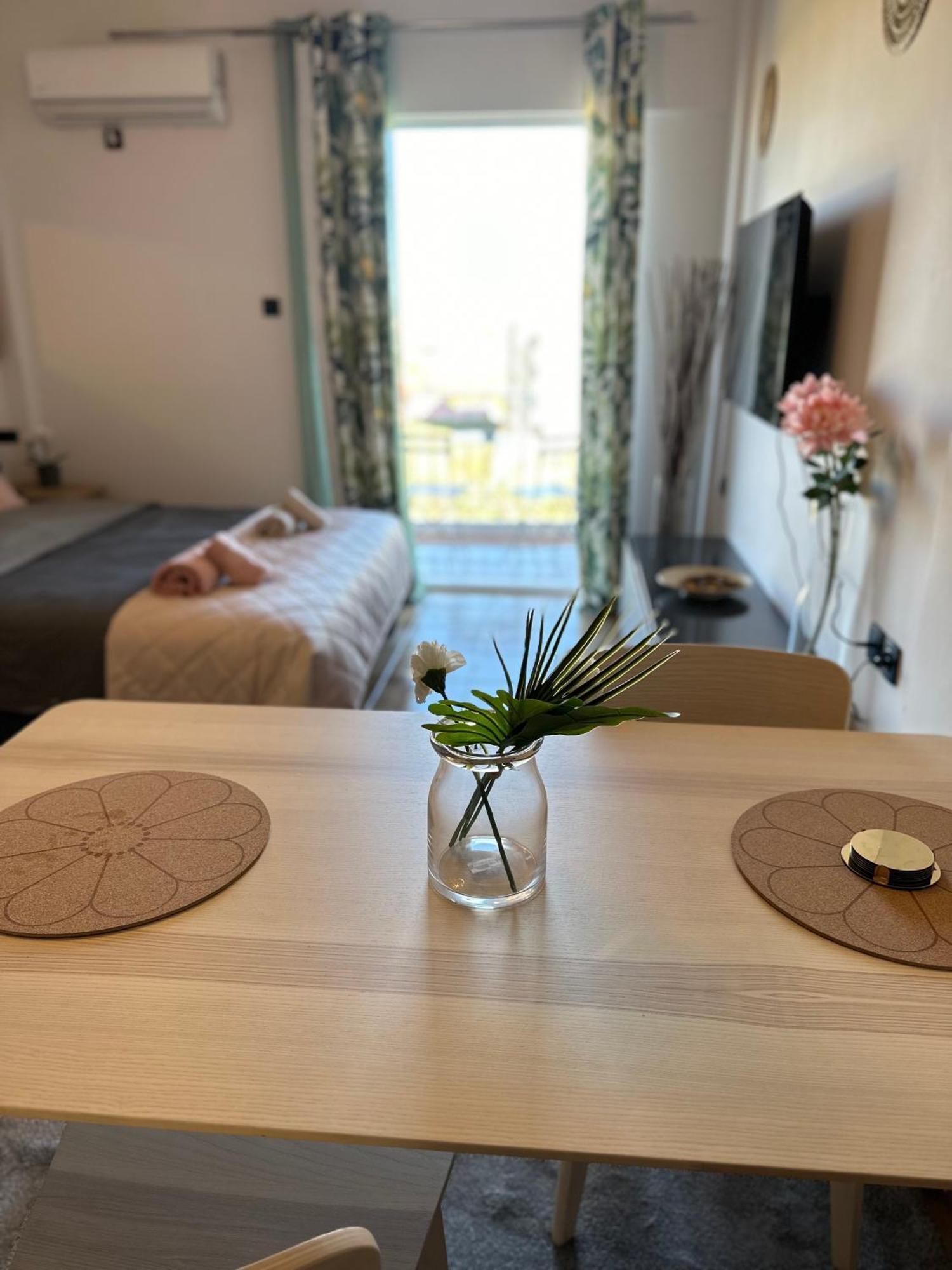 Νεάπολη Apartment Larissa Luaran gambar